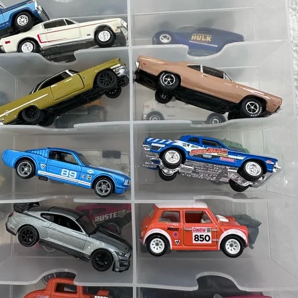 36 Assorted Die-Cast Toy Cars - Picture 9 of 9